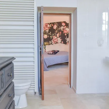 Chateau De Chaussy Holiday home