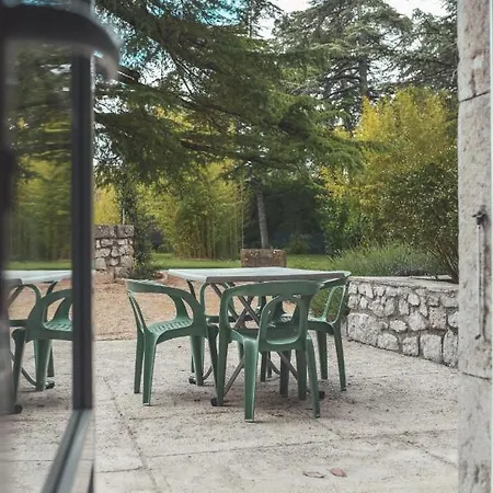 Chateau De Chaussy